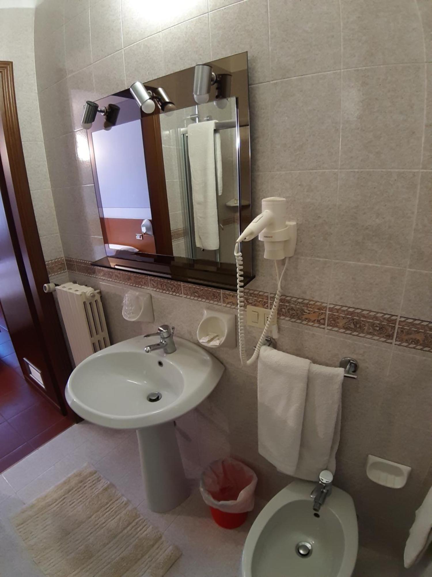 Hotel Ristorante Centrale Vestone Room photo