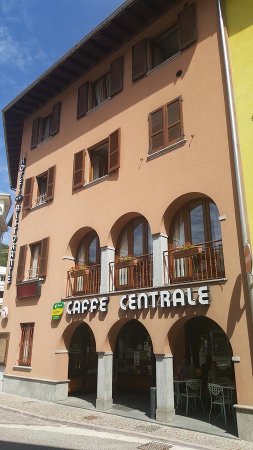 Hotel Ristorante Centrale Vestone Exterior photo