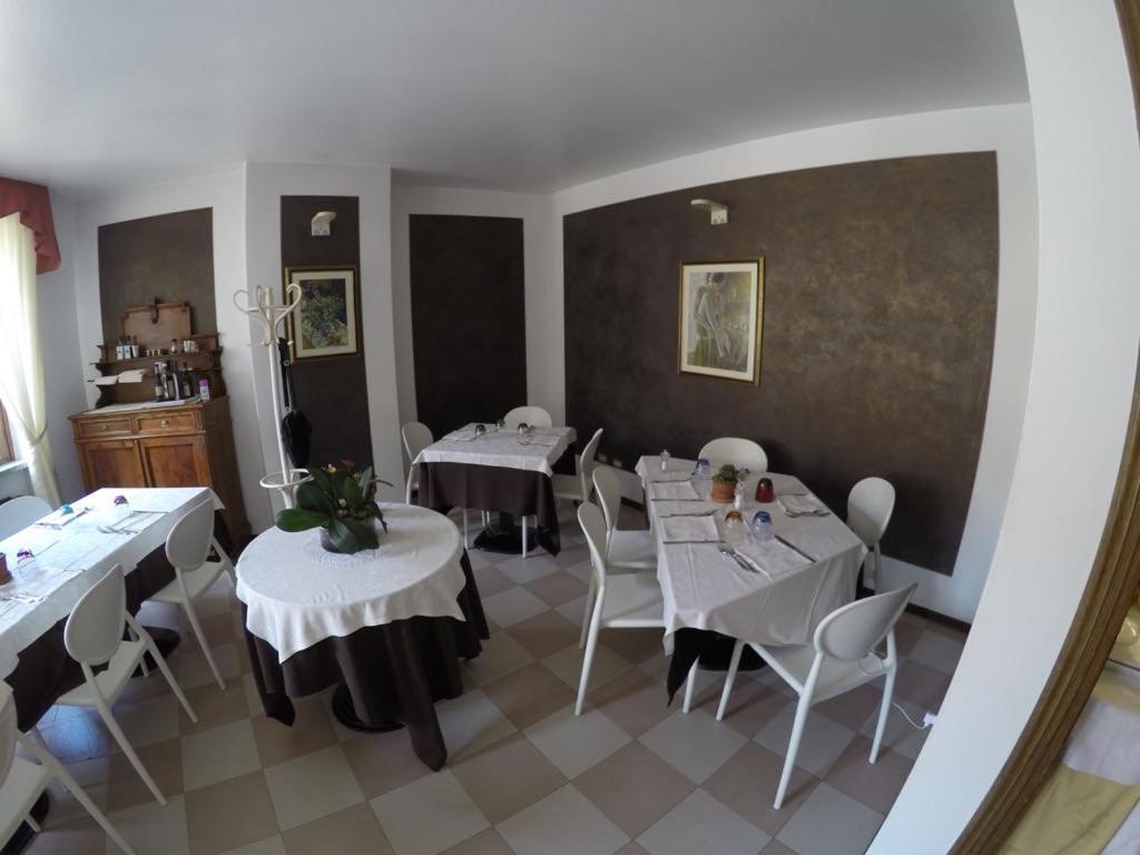 Hotel Ristorante Centrale Vestone Exterior photo