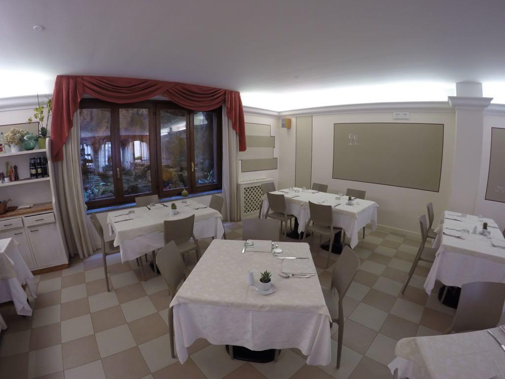 Hotel Ristorante Centrale Vestone Exterior photo
